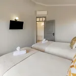 Lagoon & Deluxe Vila
