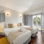 Lagoon & Deluxe Vila