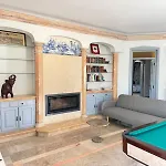 Lagoon & Deluxe Vila *