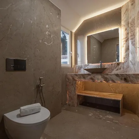 Lagoon & Deluxe Βίλα