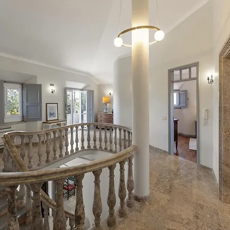 Βίλα Lagoon & Deluxe *