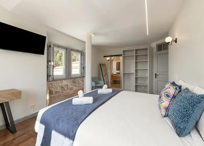 Lagoon & Deluxe Villa