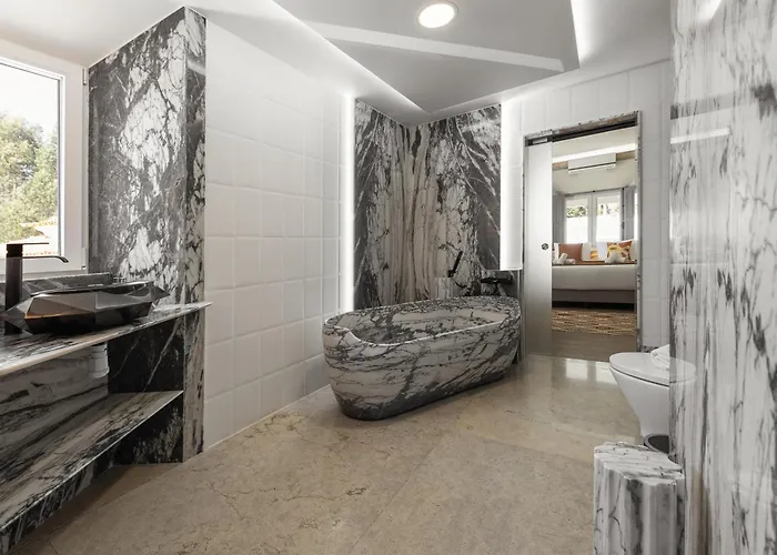 Villa Lagoon & Deluxe *