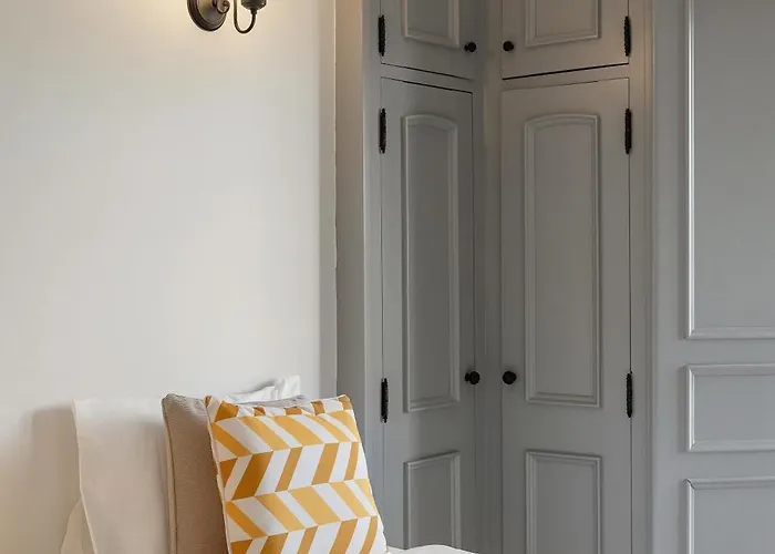 Villa Lagoon & Deluxe