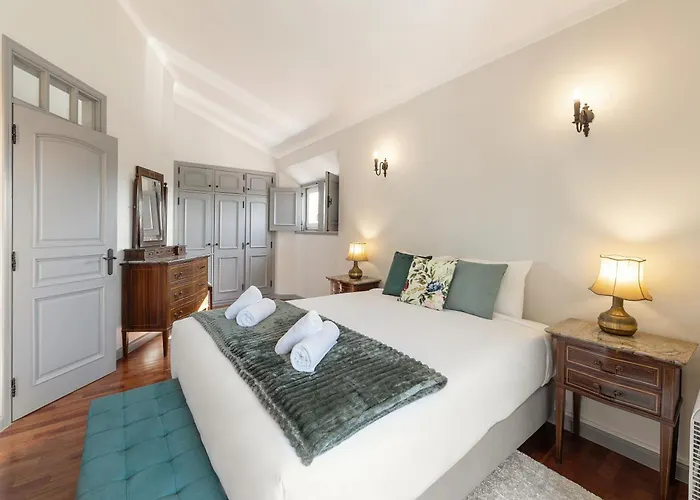 Lagoon & Deluxe Villa Caldas Da Rainha