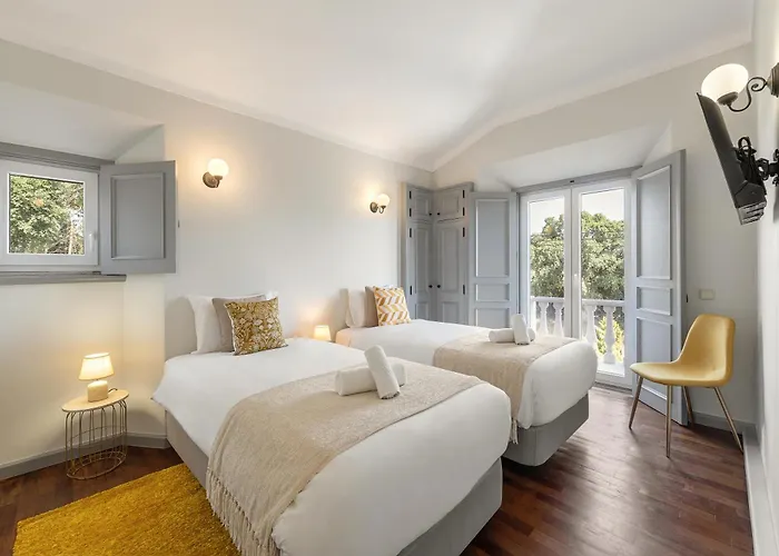 Lagoon & Deluxe Villa