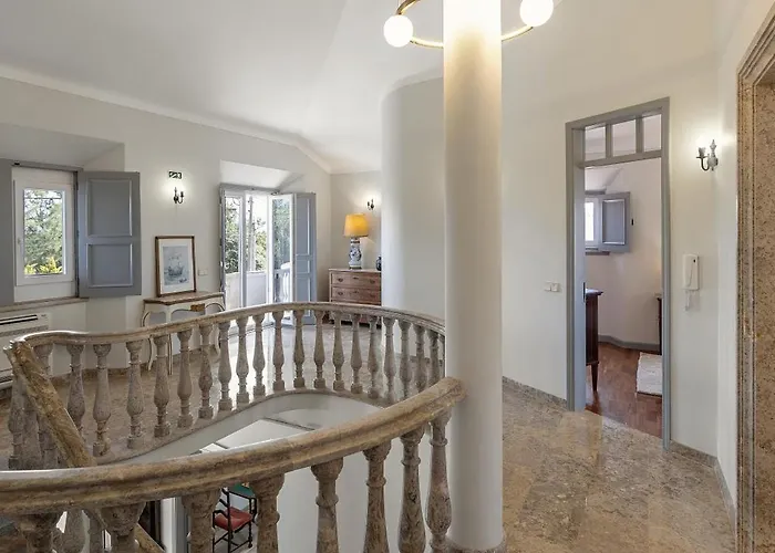 Villa Lagoon & Deluxe *