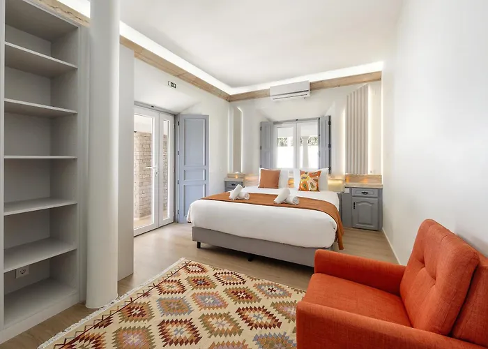 Lagoon & Deluxe Villa