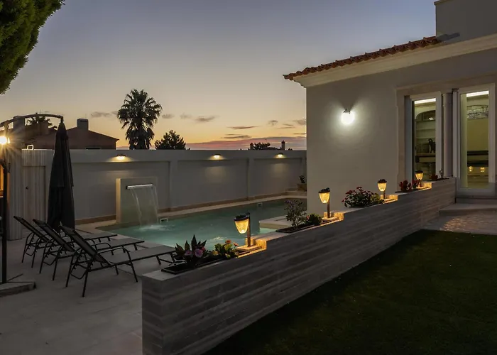 Villa Lagoon & Deluxe